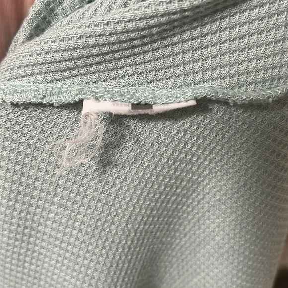 Hollister Waffle Knit Thermal Tie Front Long Sleeve T-Shirt - Picture 12 of 12